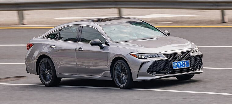 Toyota Avalon (2013–2022)