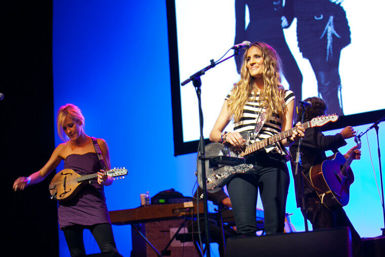Dixie Chicks Top of the World Tour, 2003, $60,500,000