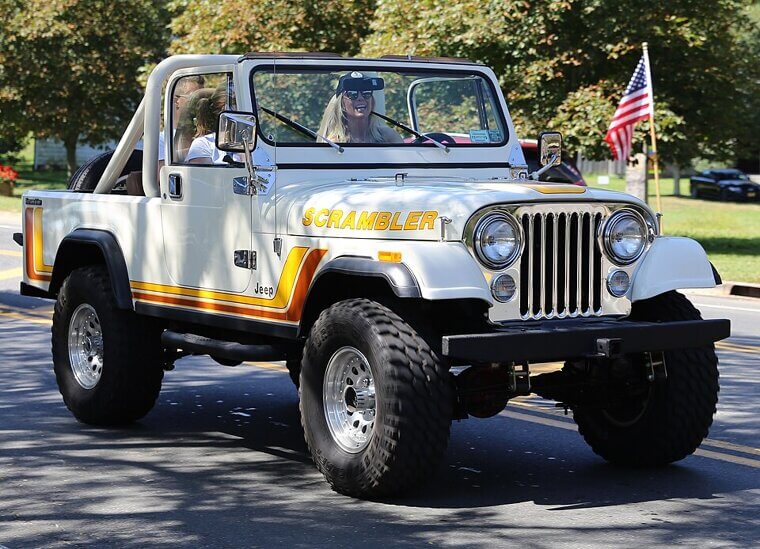 Jeep CJ-8 Scrambler