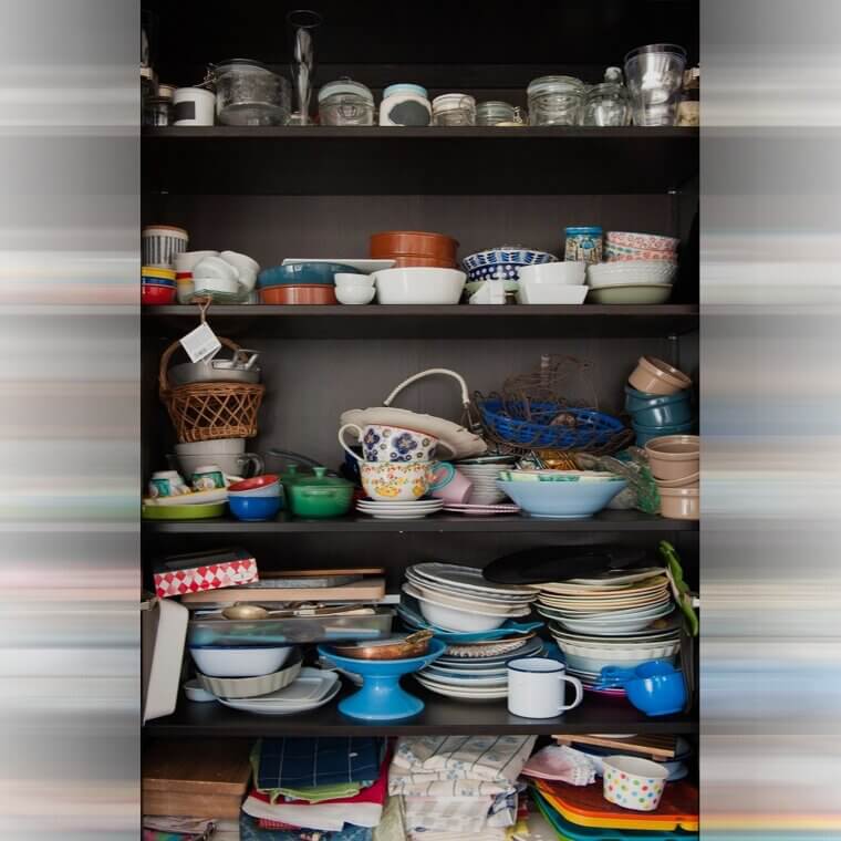 Mismatching Pieces of Kitchen Hardware