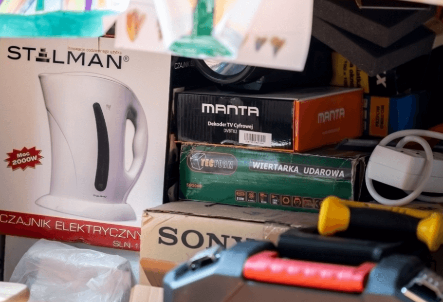 Here's Which Items to Throw Out for a Decluttered Home