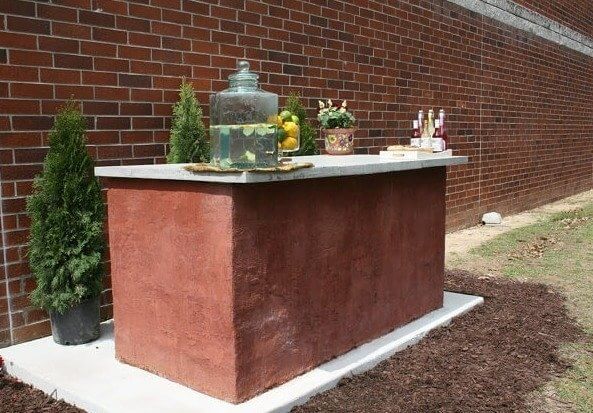 Construye una mesa para el patio