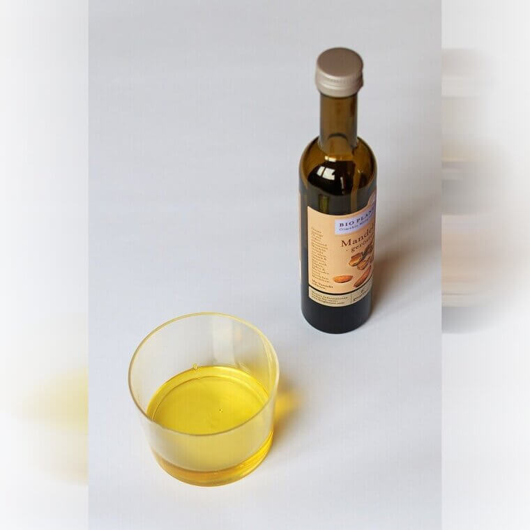 Bake Your Cookies With Almond Extract Instead of Vanilla to Create a Memorable, Bakery-Quality Aroma