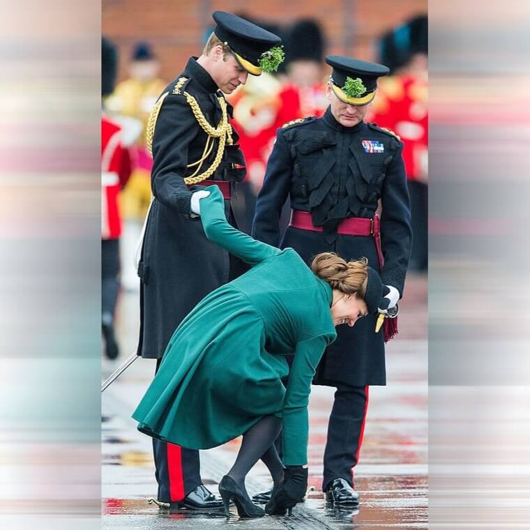 Kate stolperte in High Heels, aber lachte darüber