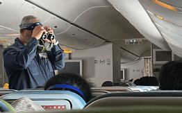 الركاب ومضيفو الرحلات يشاركون أفضل لحظات سفرهم