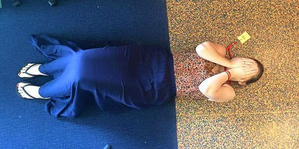 This Woman's Outfit Matched The Carpet