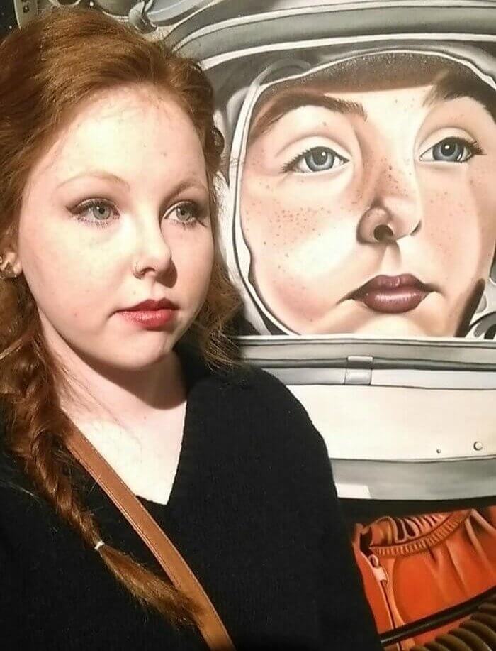 A Girl Found Her Doppelganger At An Art Exhibit