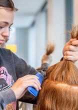 Weinig bekende tips en trucs die haargroei bevorderen en dunner worden voorkomen