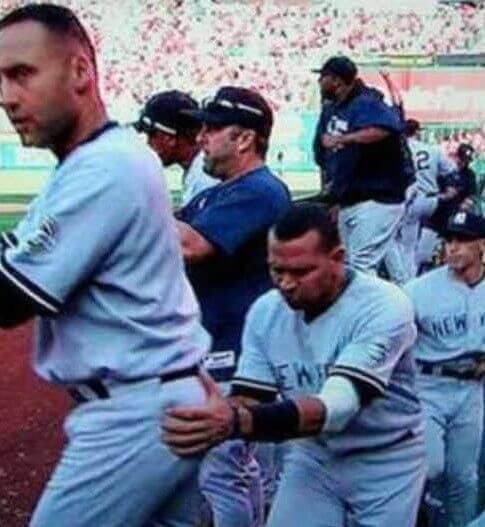 球はつかんでもお尻はつかんじゃダメ!