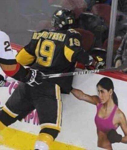 侵入者をことごとく排除するリンク際の女性