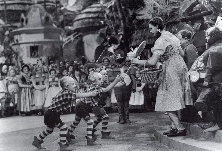 Псу Тото платили больше, чем манчкинам