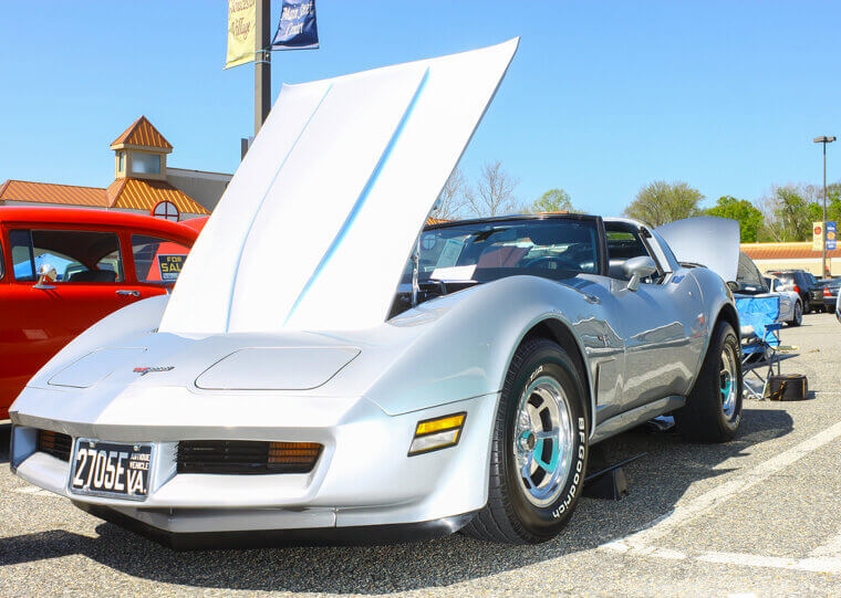 corvette Sedan 1980 com 4 portas