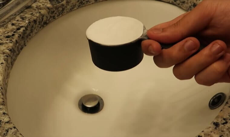 Vinegar and Baking Soda for Clogged Drains