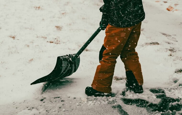 Using Cooking Spray to Prevent Snow Buildup on a Shovel