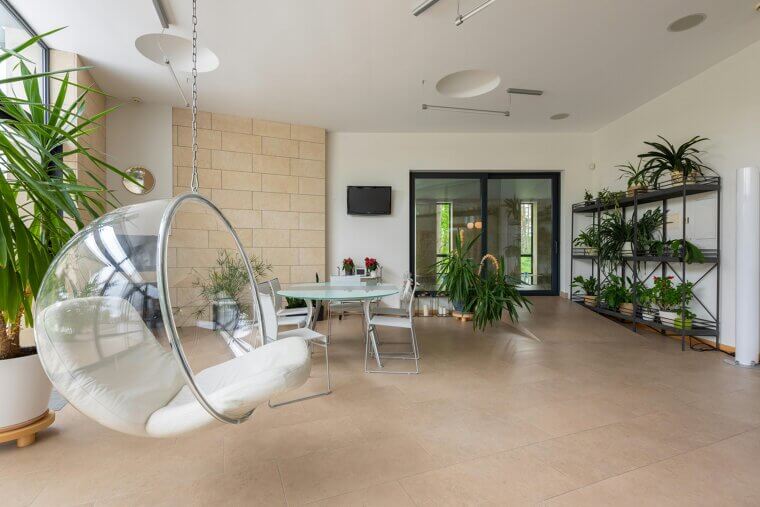 Floating Chair Glamour