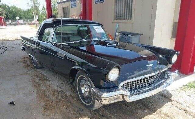 1957 Ford Thunderbird