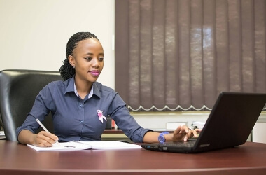 Data Scientists Predict Which Entry-Level Careers Will Disappear by 2035