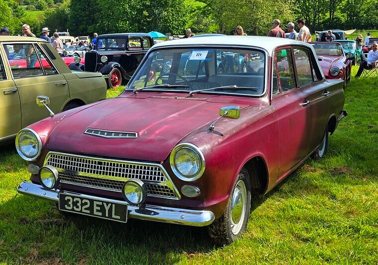 Ford Cortina