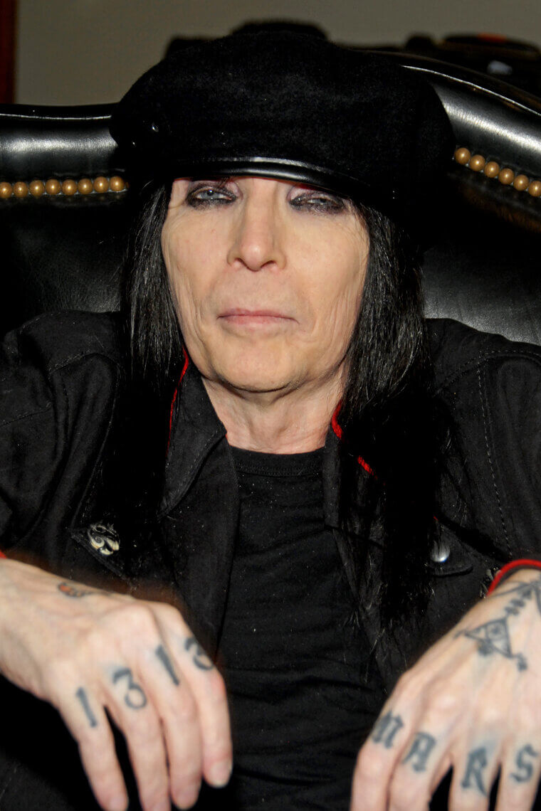 Mick Mars (Mötley Crüe) - Working Construction and Factory Jobs for a Decade Before Hitting It Big
