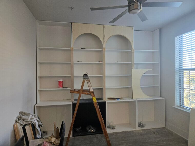 Fake Built-In Bookshelf