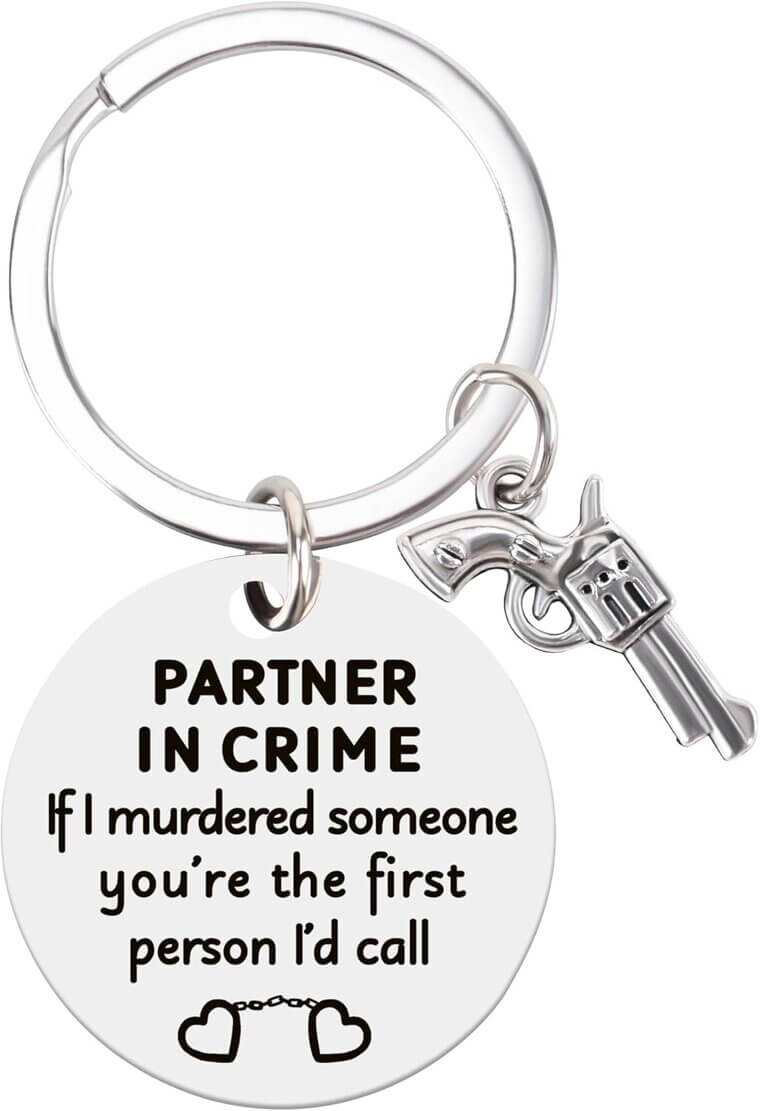 Best Friend Keychain - Celebrate Unbreakable Bonds with Humor 