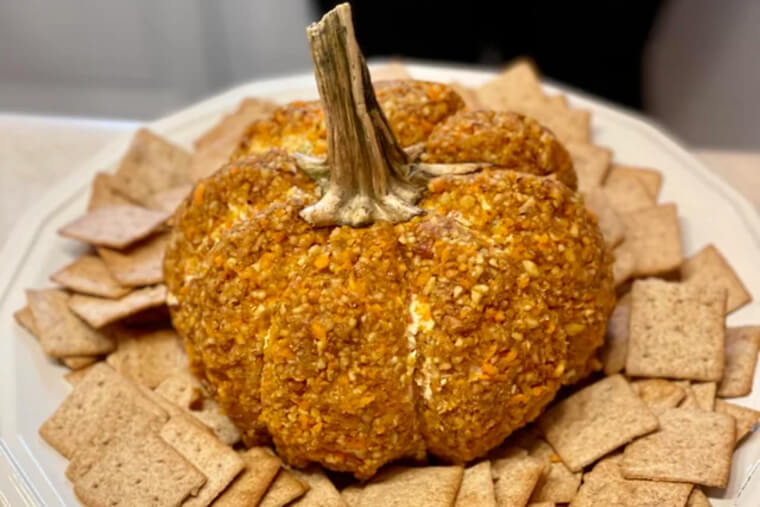 Cheese Ball With Crackers