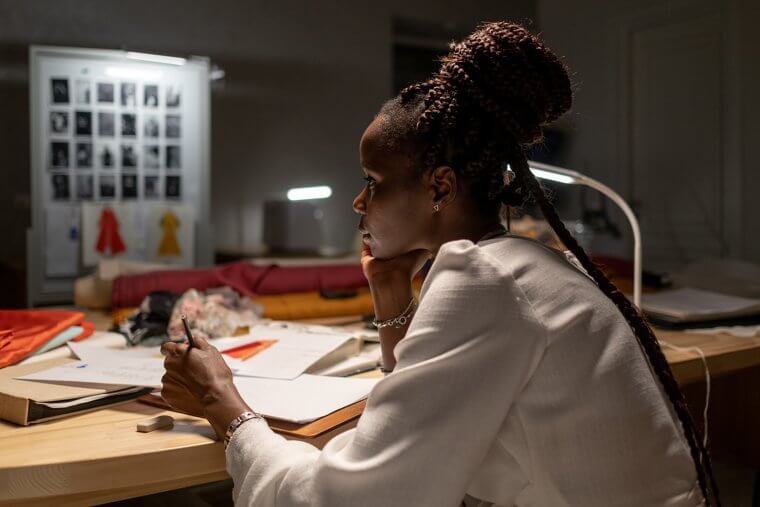 Women's Eyes Adjust to Light Way Quicker Than Men