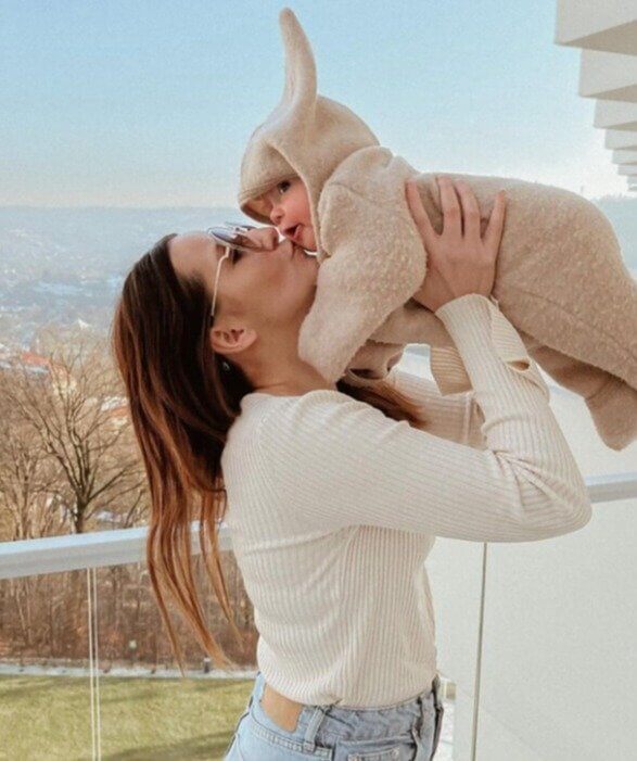 Women Have a Stronger Emotional Connection to Their Kids