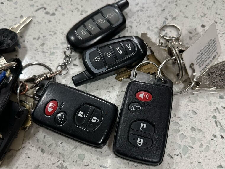 ​​Universal Remote Starters