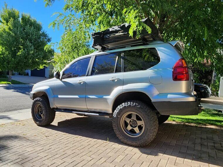 Giant Roof Racks That Whistle on the Highway