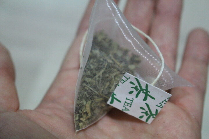 The Tea Bag Tonic: A Gentle Fertilizer for Ferns