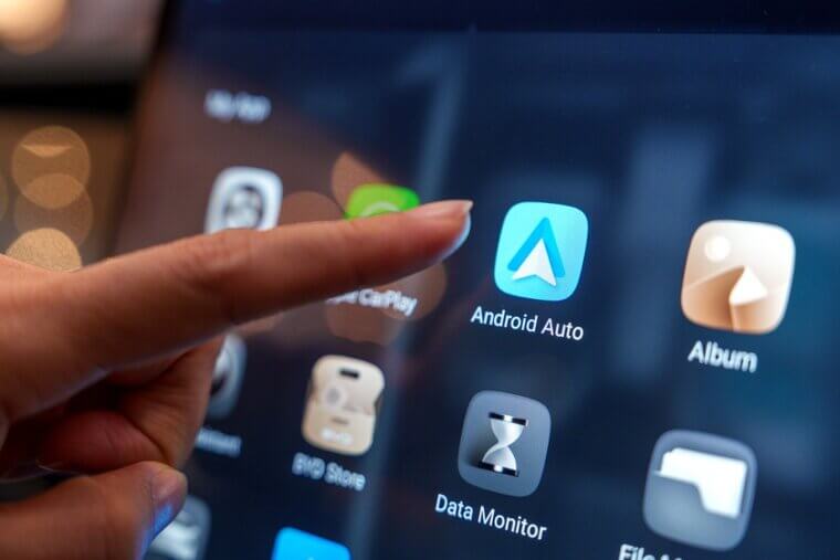 Smart Phone Integration for Completely Hands-Free Voice Commands
