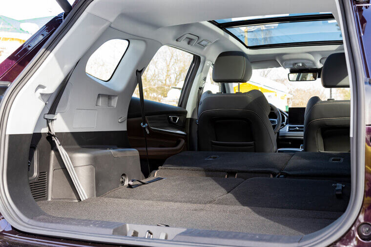 Flat-Folding Rear Seats for Effortless Large Cargo Loading