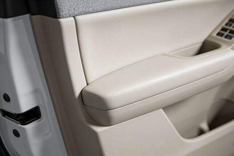 Soft-Touch Armrests to Protect Elbows and Forearms on Trips