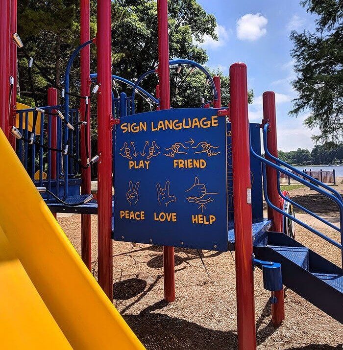 A Playground With Sign Language Prompts so Nobody Is Left Out