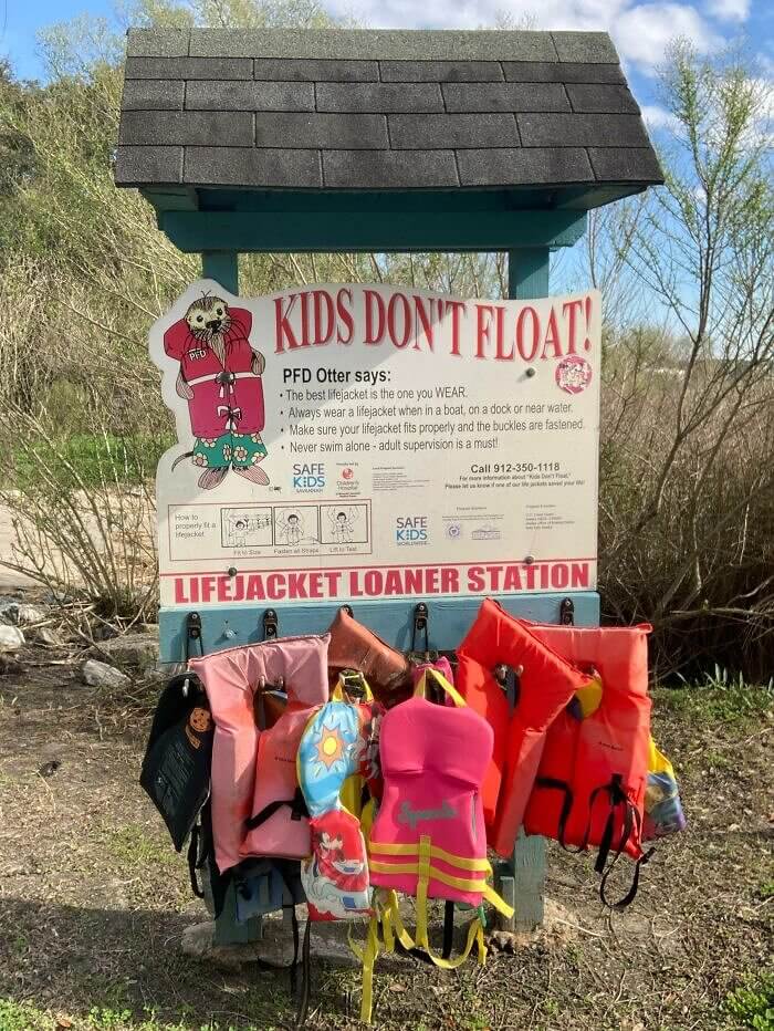 This Life Jacket Loaner Station Keeps Kids Safe by the Water