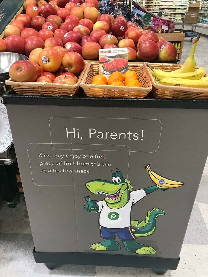 This Store Gives Free Fruit to Children During Their Shopping Trips