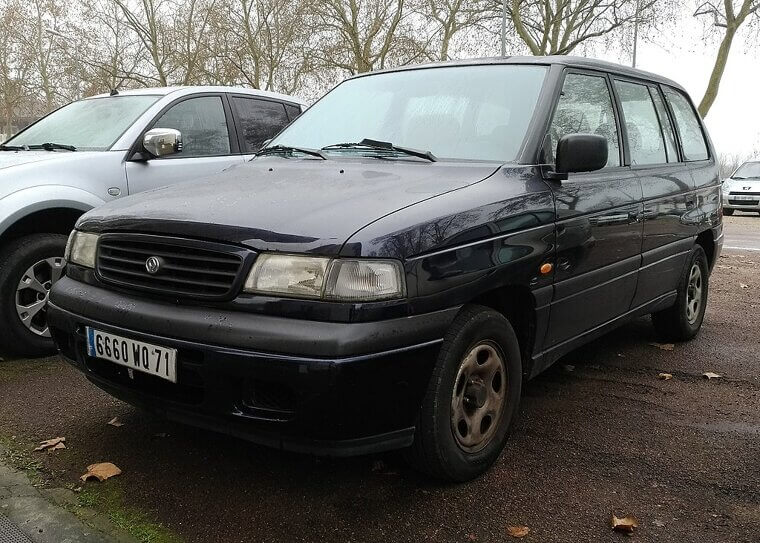 Mazda MPV (1988–1999)