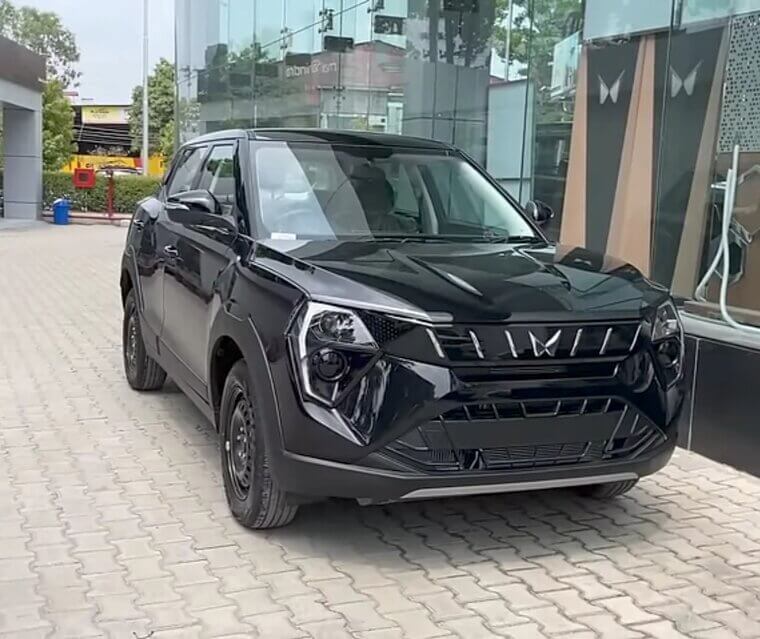 Mahindra XUV 3XO RevX