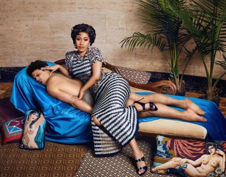 He Is Giving This Masseuse A Bad Review