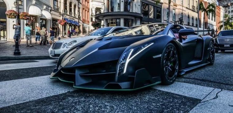 Lamborghini Veneno Roadster - Precio inicial 4,5 millones de dólares