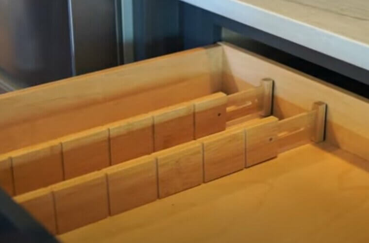 Tiny Drawer Dividers That Don’t Fit Anything Well