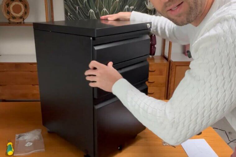 Drawer Units Under Desks That Don’t Open Easily
