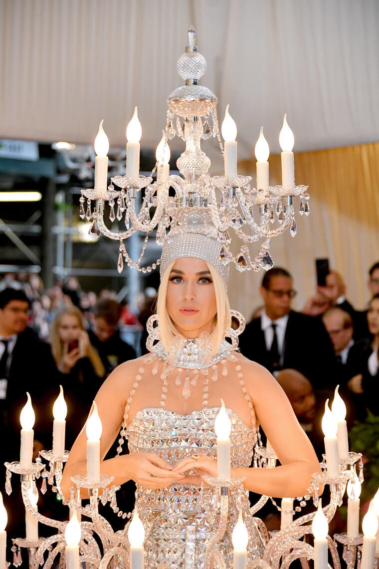 Katy Perry’s 40-Pound Chandelier at the 2019 Met Gala