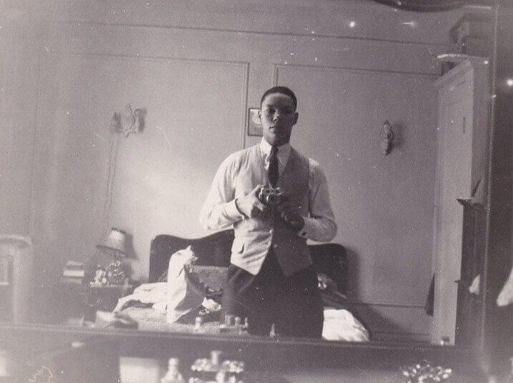 See if You Recognize This Secretary of State in a Youthful Selfie