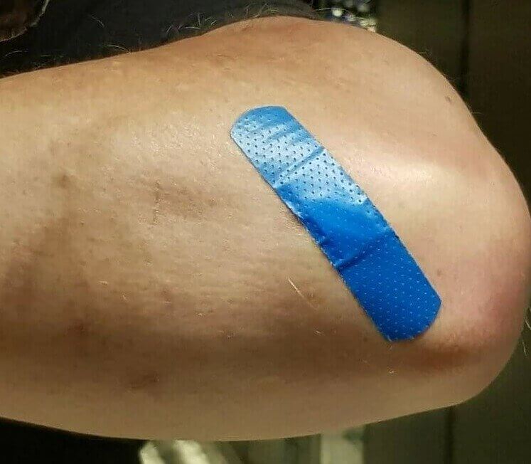 切り傷や擦り傷をカバーする