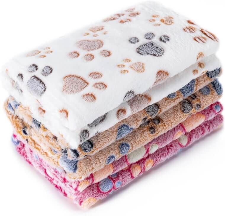 Fluffy Pet Blankets - Cozy Fleece for Your Furry Friend 