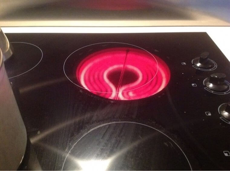 Misdrawing the circle on the stove