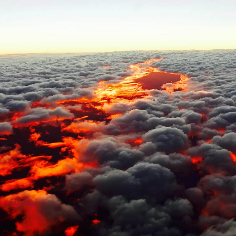 Ilusões de ótica: Um vulcão em erupção ou uma ilusão de fogo no céu australiano - Foto: AdamE89/Reddit