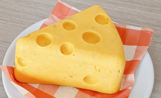 Cakes That Look so Realistic, We Don't Know What's Real or Fake Anymore